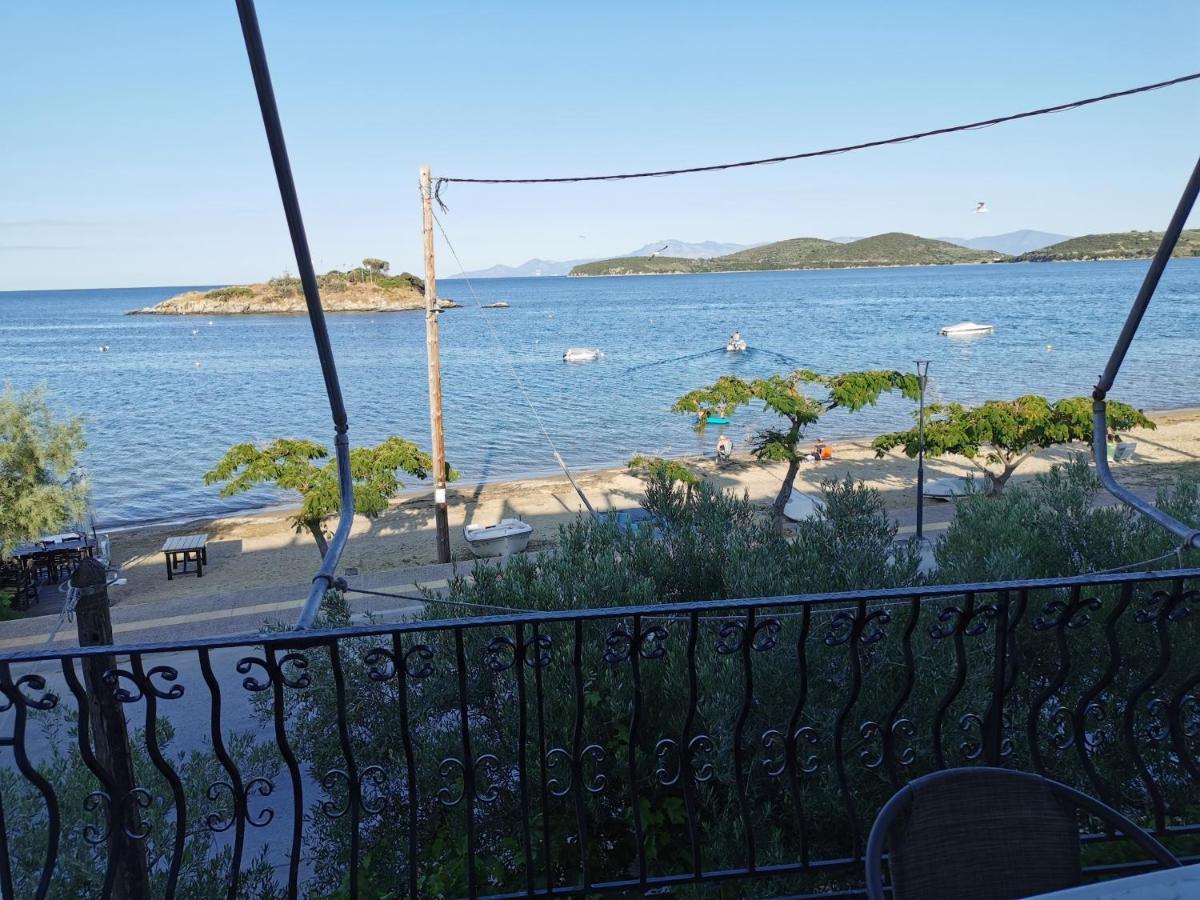 Villa Tasos Néa Péramos Buitenkant foto