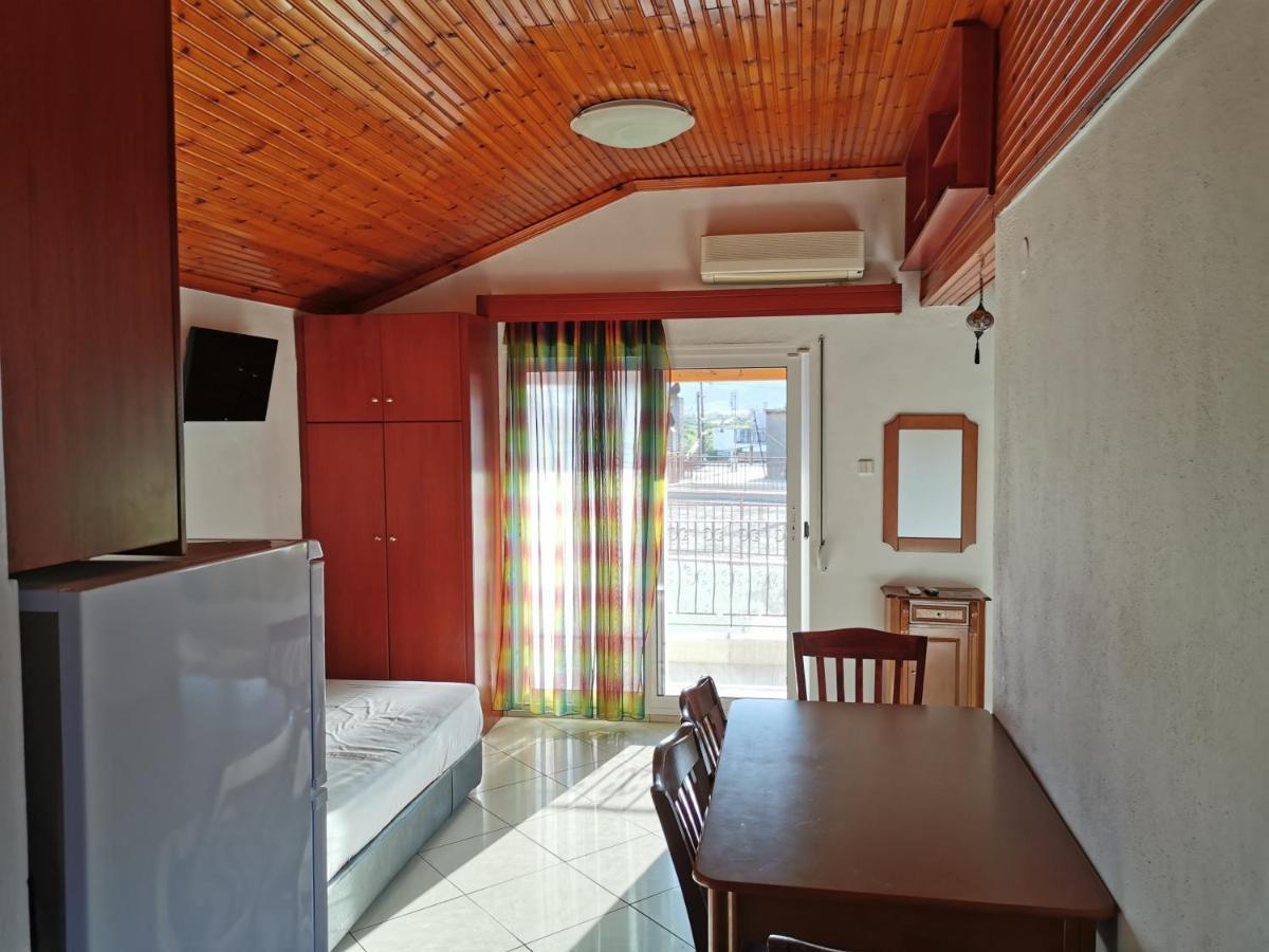Villa Tasos Néa Péramos Buitenkant foto