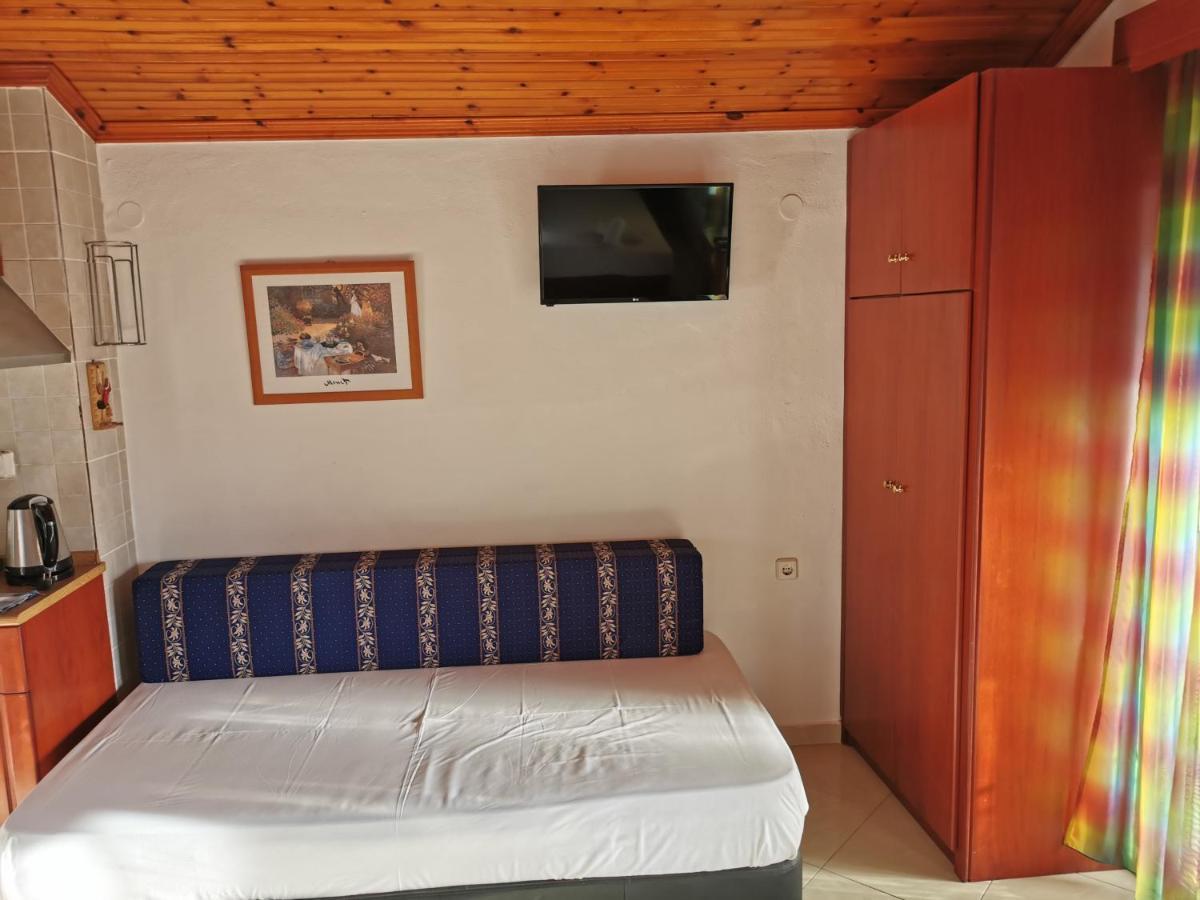 Villa Tasos Néa Péramos Buitenkant foto