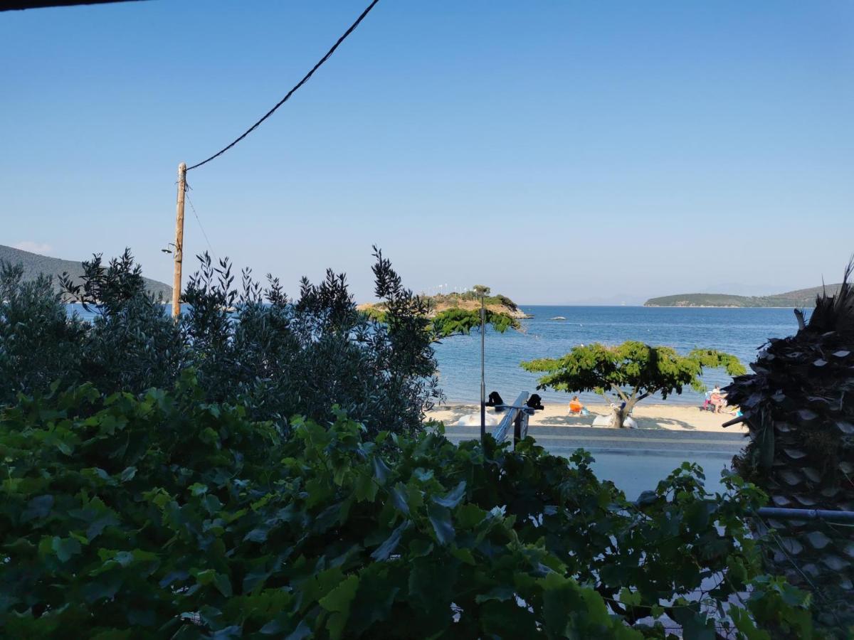 Villa Tasos Néa Péramos Buitenkant foto